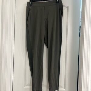 Athleta Brooklyn Ankle Pant, Sz 4. Olive green